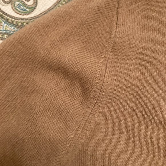 Quince Mongolian Cashmere V-Neck Sweater - Picture 7 of 10